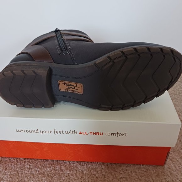 Boots - Picture 3 of 5